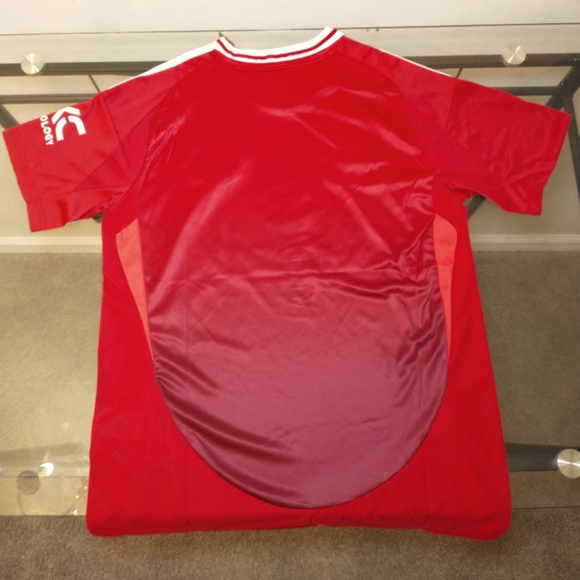 Manchester United Jersey - Picture 5 of 5